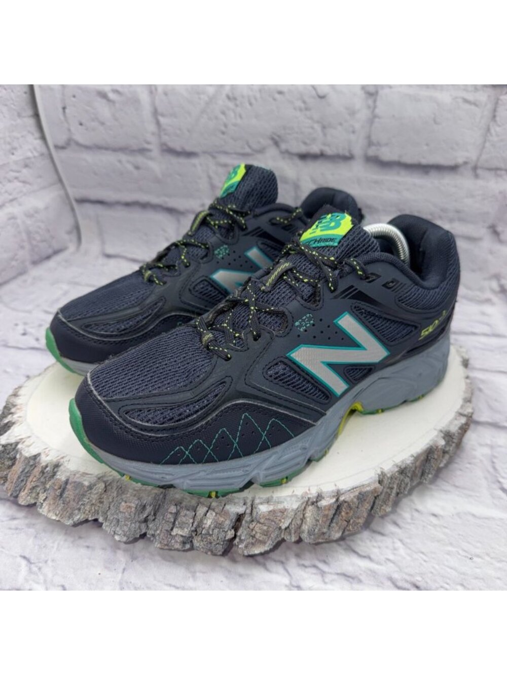 New Balance 510v3 Women Sz 7.5 D Trail Running Hiking Shoes Gray Yellow TechRide